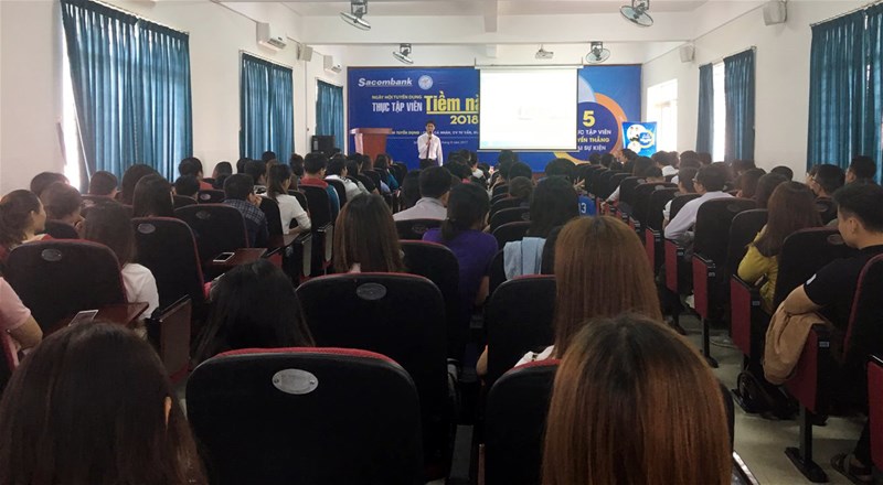 Sinh viên Lạc Hồng chiếm 30% biên chế của Sacombank Đồng Nai